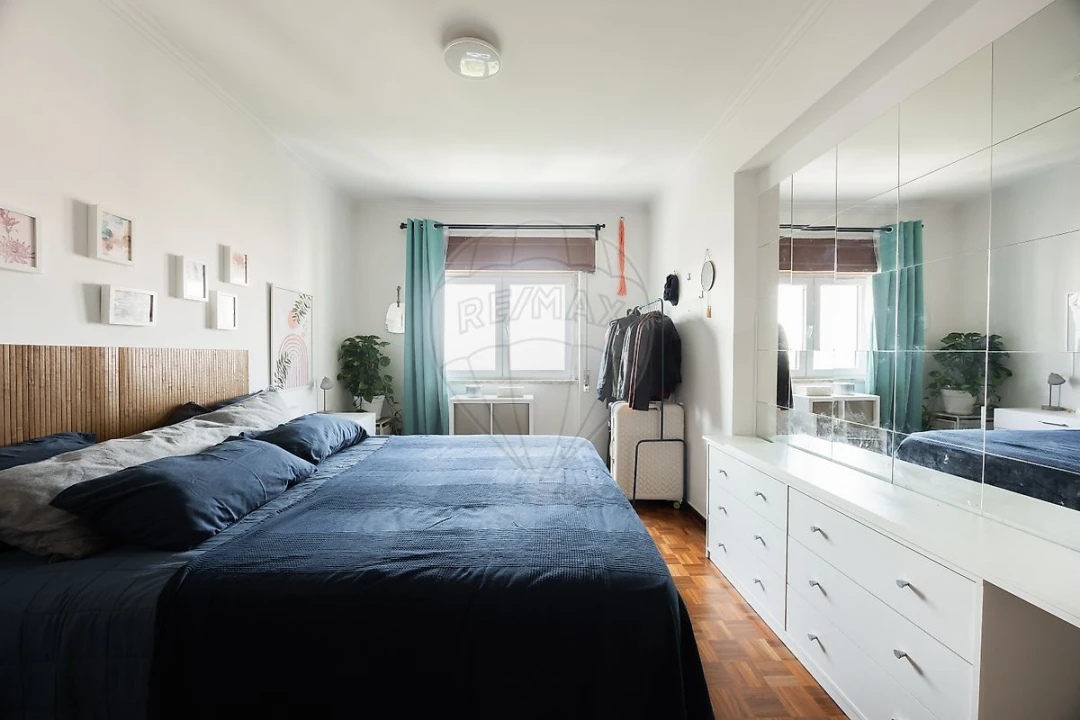 Apartamento T2 para Venda em Rio de Mouro Foto 12