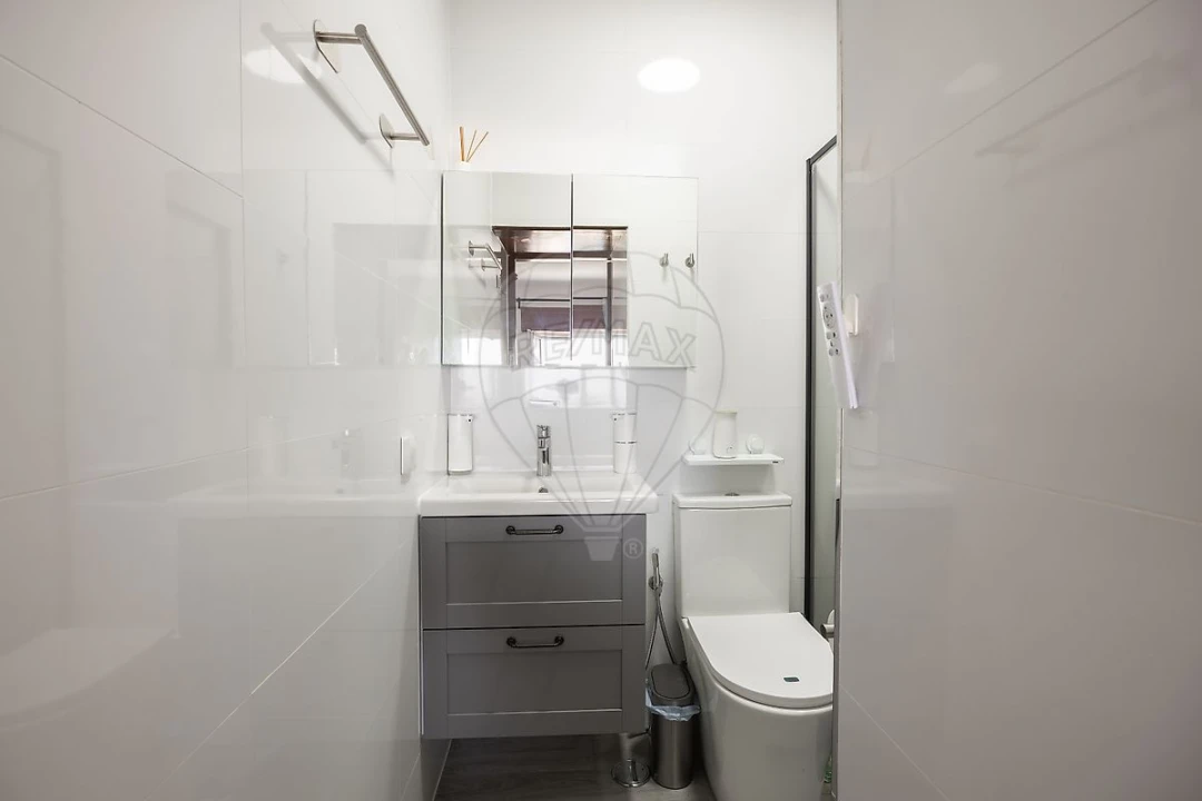 Apartamento T2 para Venda em Rio de Mouro Foto 9