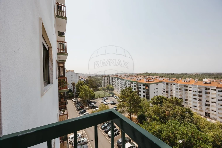 Apartamento T2 para Venda em Rio de Mouro Foto 22