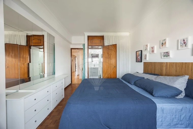 Apartamento T2 para Venda em Rio de Mouro Foto 8