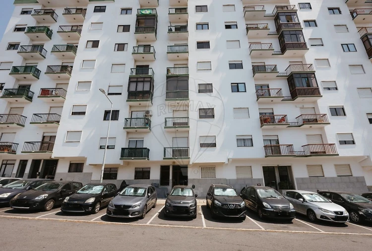 Apartamento T2 para Venda em Rio de Mouro Foto 26