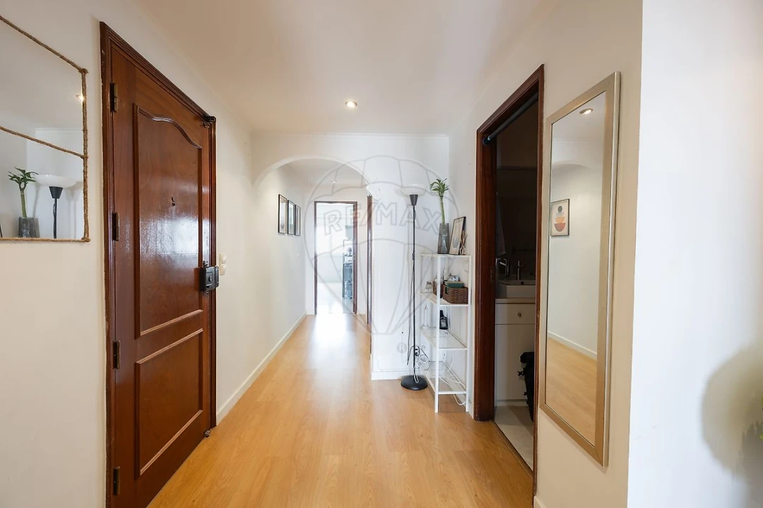 Apartamento T2 para Venda em Rio de Mouro Foto 19