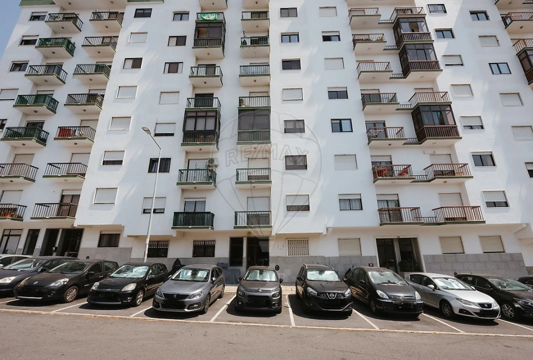 Apartamento T2 para Venda em Rio de Mouro Foto 26