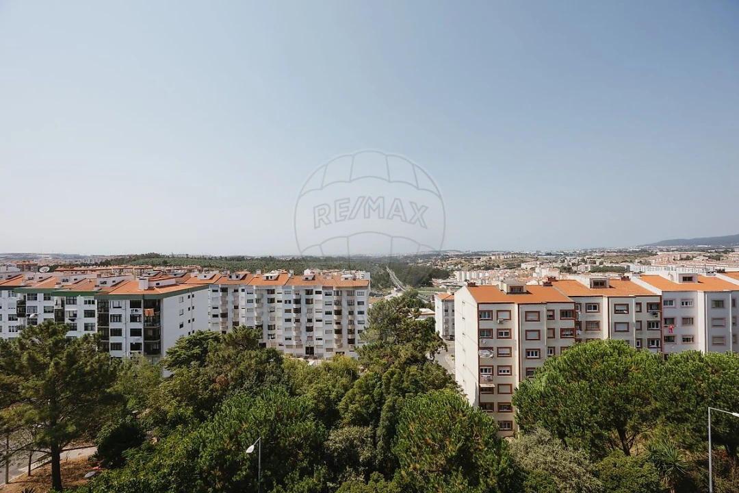 Apartamento T2 para Venda em Rio de Mouro Foto 23