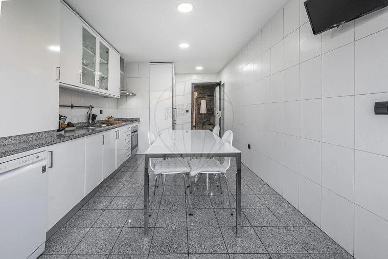 Apartamento T3 para Venda em Braga (Maximinos, Sé e Cividade) Foto 21