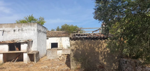 Moradia T4 para Venda em Loule (São Clemente)