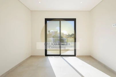 Moradia T4 para Venda em Quarteira