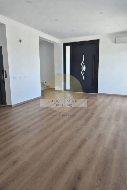 Moradia T5 para Venda em São Brás de Alportel