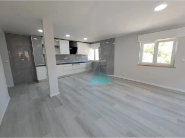 Apartamento T2 para Venda em Corroios