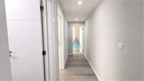 Apartamento T2 para Venda em Corroios