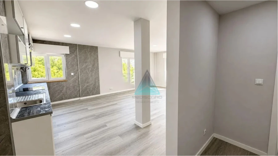 Apartamento T2 para Venda em Corroios Foto 3