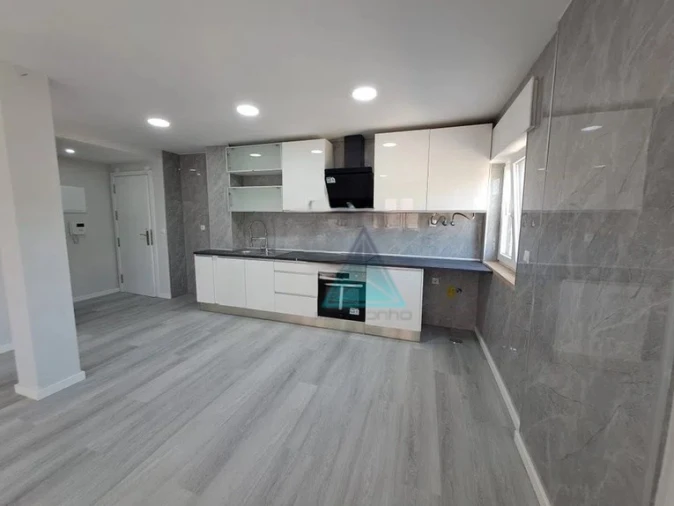 Apartamento T2 para Venda em Corroios Foto 4