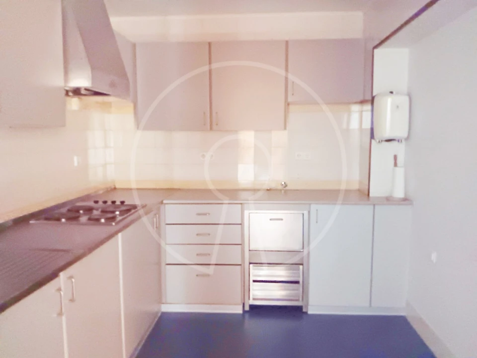Apartamento T6 para Venda em Avenidas Novas Foto 23