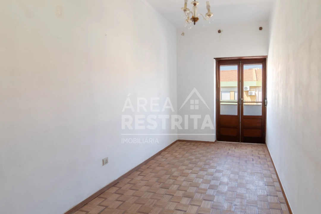 Apartamento T3 para Venda em Baixa da Banheira e Vale da Amoreira Foto 2