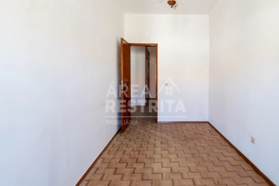 Apartamento T3 para Venda em Baixa da Banheira e Vale da Amoreira