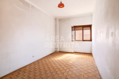 Apartamento T3 para Venda em Baixa da Banheira e Vale da Amoreira