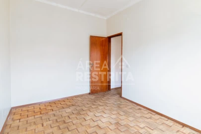 Apartamento T3 para Venda em Baixa da Banheira e Vale da Amoreira