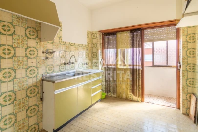 Apartamento T3 para Venda em Baixa da Banheira e Vale da Amoreira