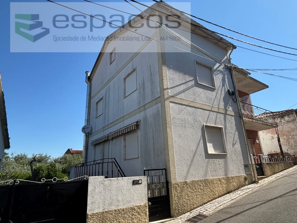 Moradia T6 para Venda em Freixial e Juncal do Campo Foto 4