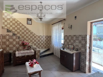 Moradia T6 para Venda em Freixial e Juncal do Campo
