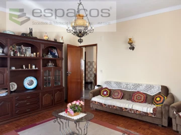 Moradia T6 para Venda em Freixial e Juncal do Campo
