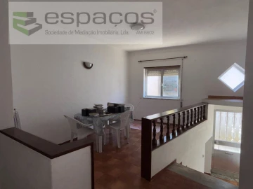 Moradia T6 para Venda em Freixial e Juncal do Campo