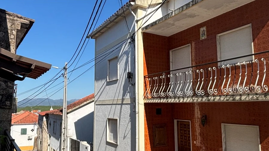 Moradia T6 para Venda em Freixial e Juncal do Campo