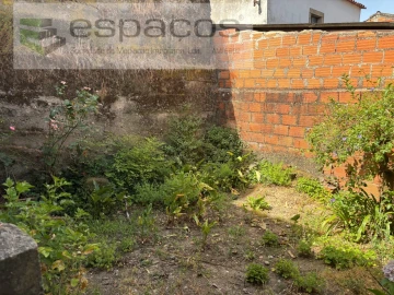 Moradia para Venda em Freixial e Juncal do Campo