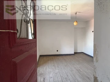 Moradia para Venda em Freixial e Juncal do Campo