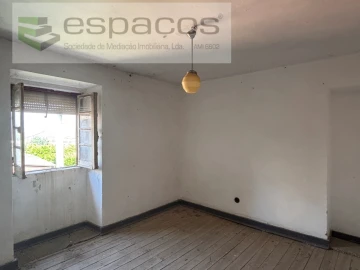 Moradia para Venda em Freixial e Juncal do Campo