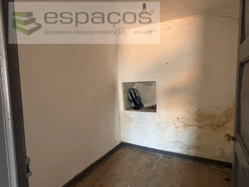 Moradia para Venda em Freixial e Juncal do Campo