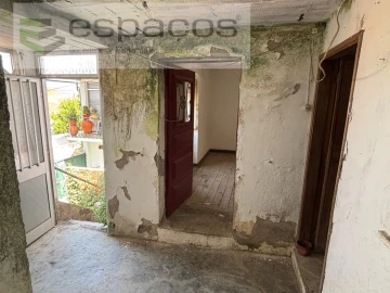 Moradia para Venda em Freixial e Juncal do Campo