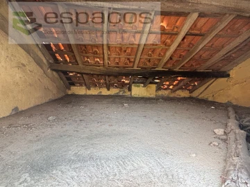 Moradia para Venda em Freixial e Juncal do Campo