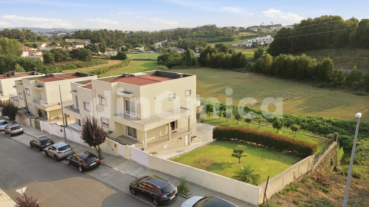 Moradia T3 para Venda em Antas e Abade de Vermoim Foto 1