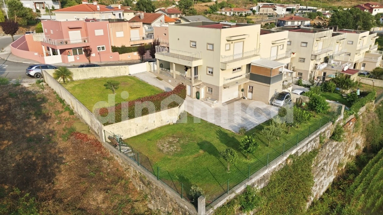 Moradia T3 para Venda em Antas e Abade de Vermoim Foto 6