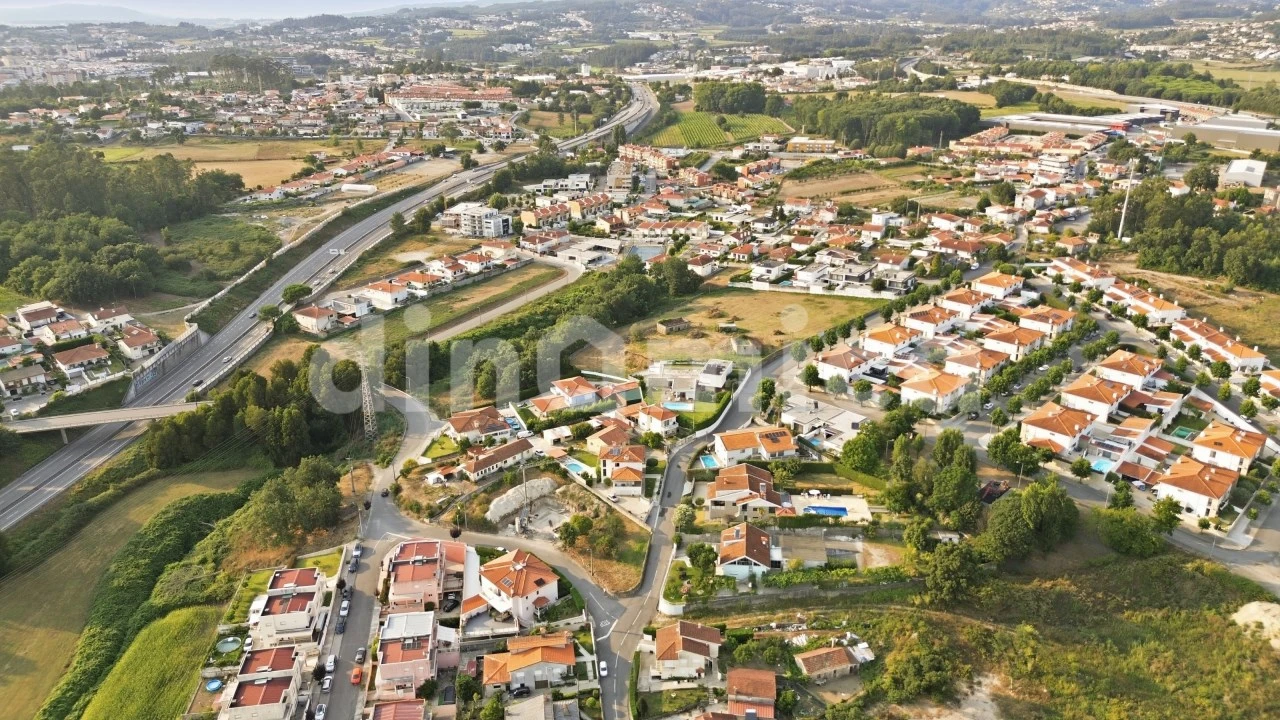 Moradia T3 para Venda em Antas e Abade de Vermoim Foto 41