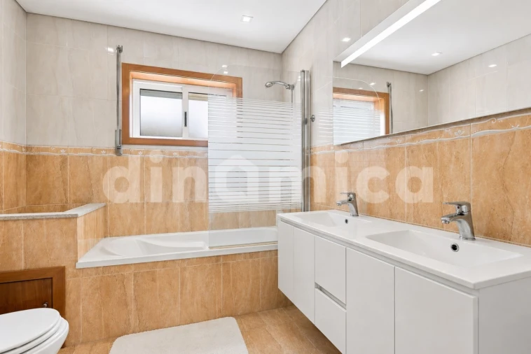 Moradia T3 para Venda em Antas e Abade de Vermoim Foto 17