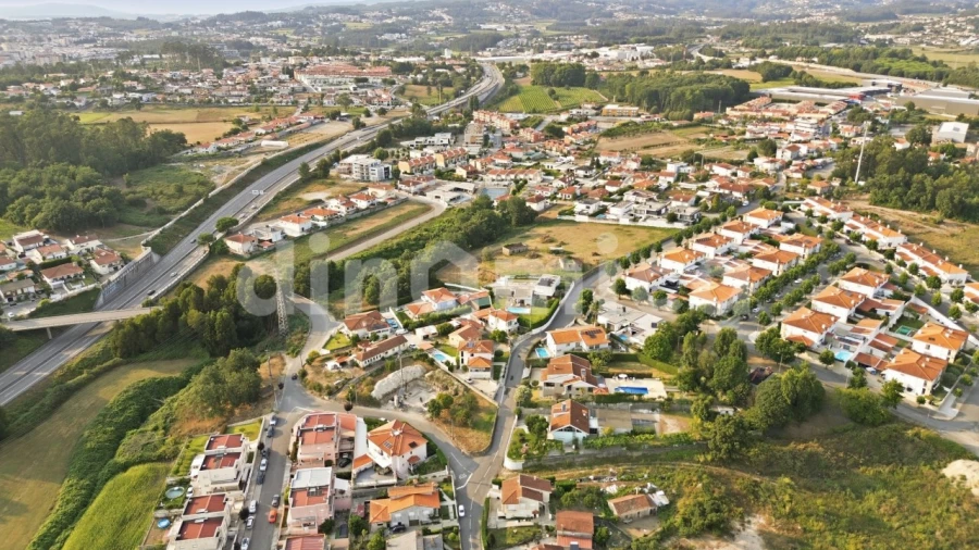 Moradia T3 para Venda em Antas e Abade de Vermoim Foto 41