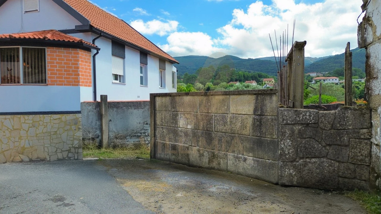 Moradia para Venda em Bárrio e Cepões Foto 13