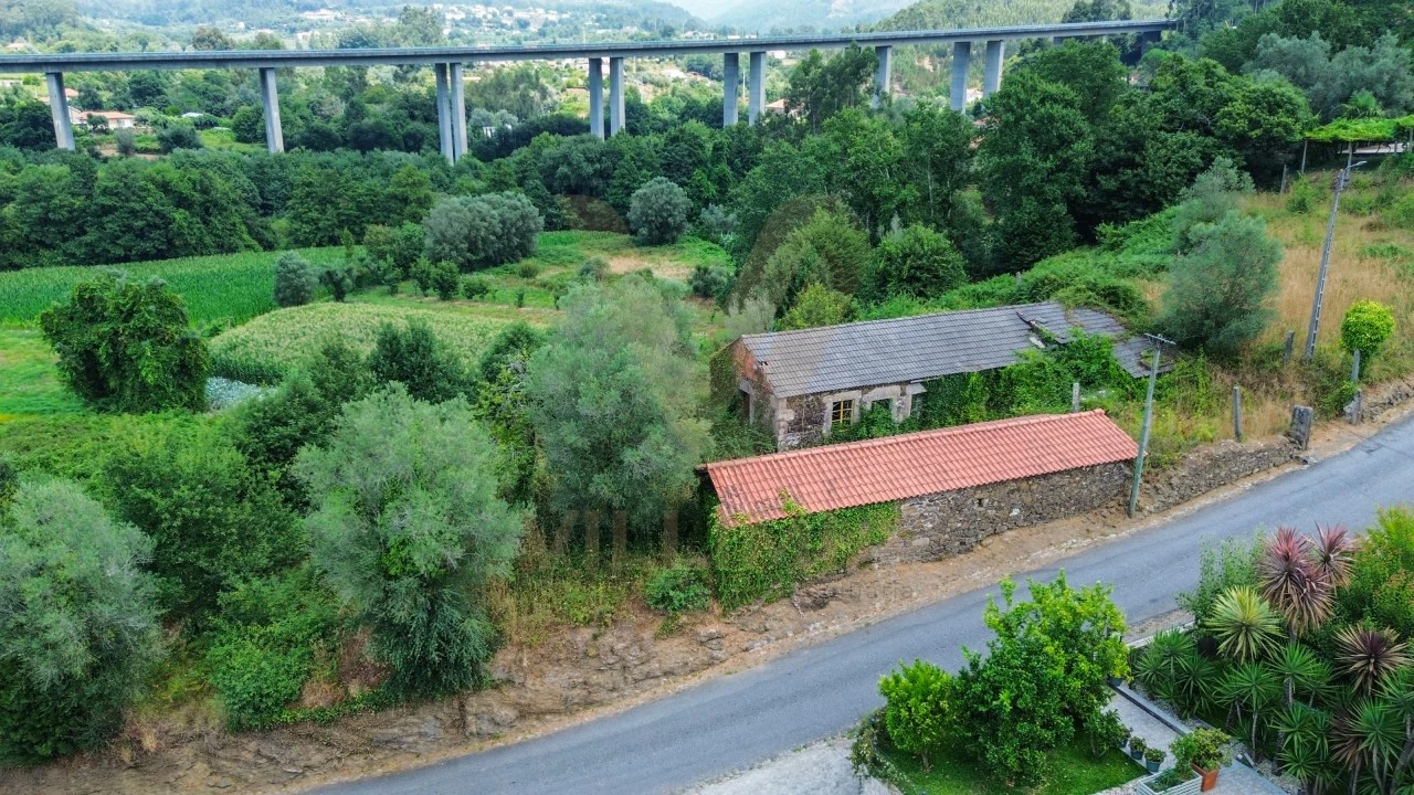Terreno para Venda em Rebordões (Souto) Foto 2
