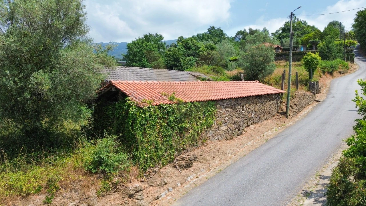 Terreno para Venda em Rebordões (Souto) Foto 3