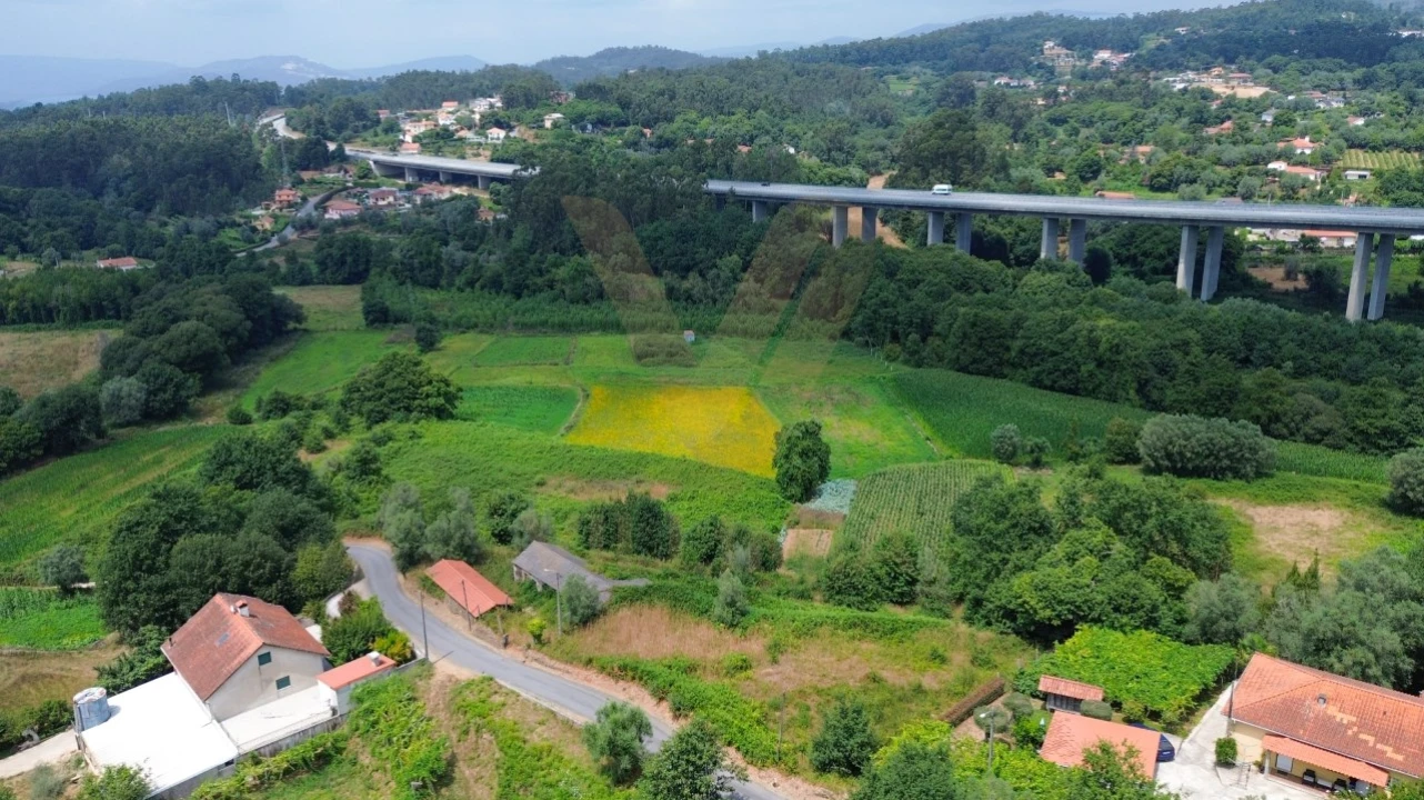 Terreno para Venda em Rebordões (Souto) Foto 8