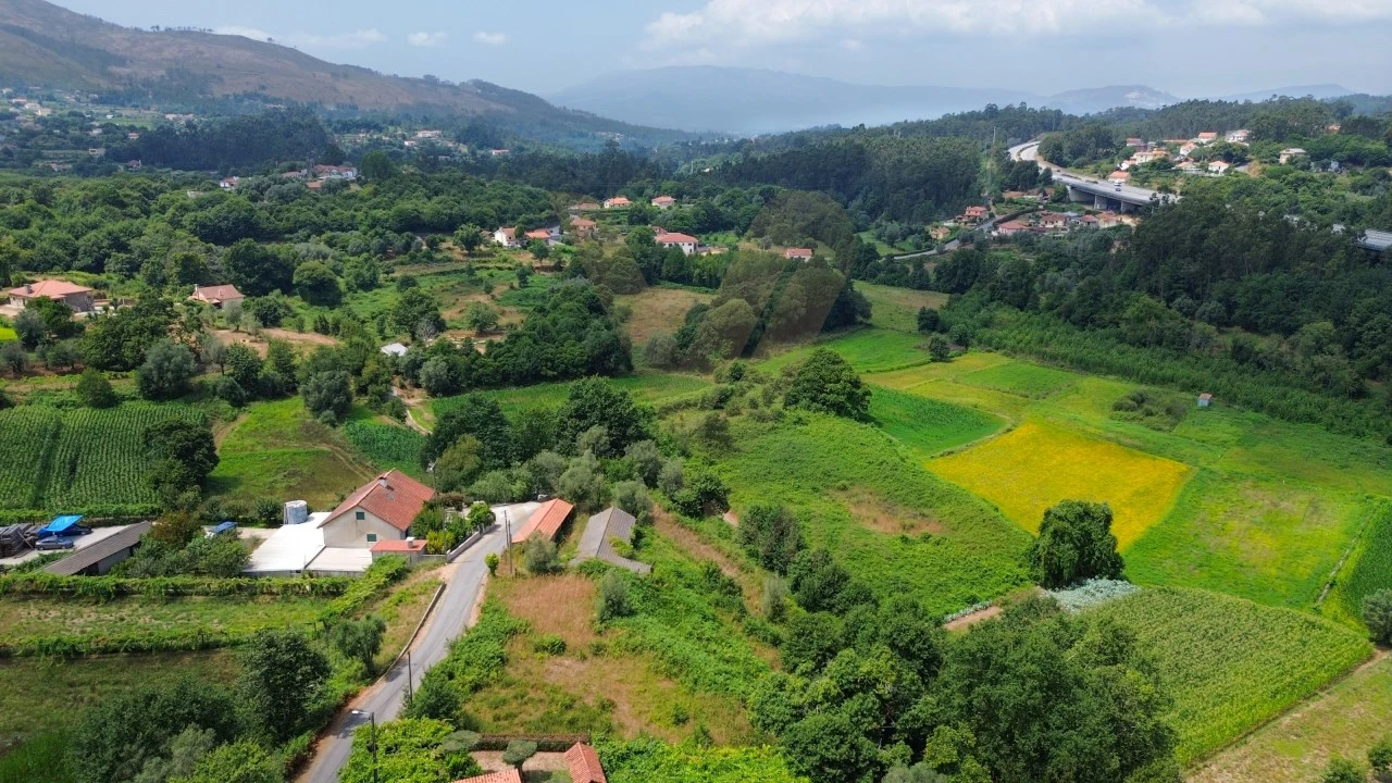 Terreno para Venda em Rebordões (Souto) Foto 9