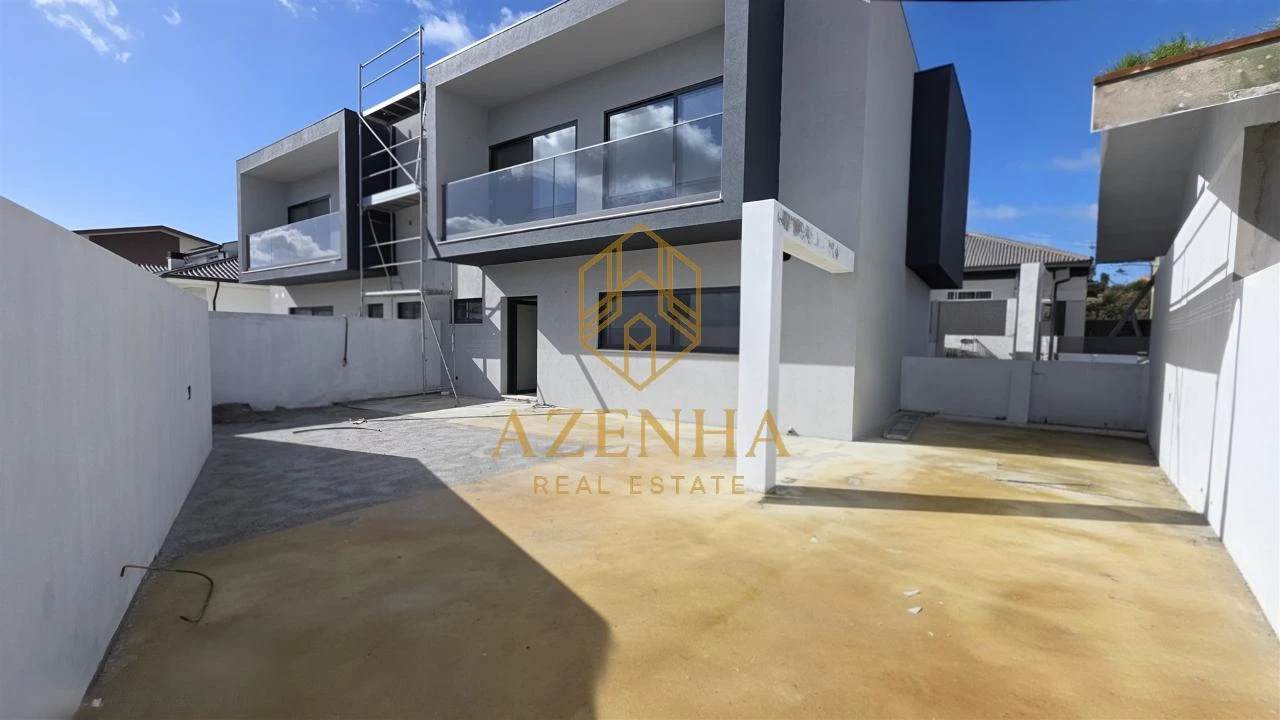 Moradia T3 para Venda em Cidade da Maia Foto 2