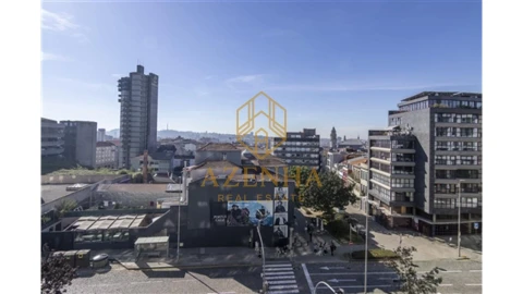 Apartamento T4 para Venda em Cedofeita, Santo Ildefonso, Sé, Miragaia, São Nicolau e Vitória