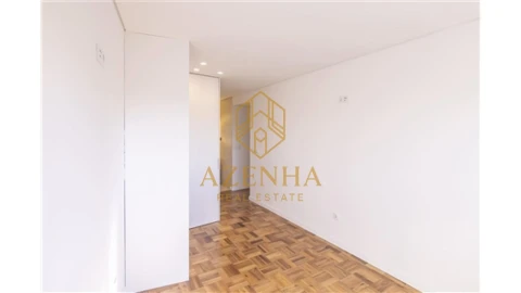 Apartamento T4 para Venda em Cedofeita, Santo Ildefonso, Sé, Miragaia, São Nicolau e Vitória
