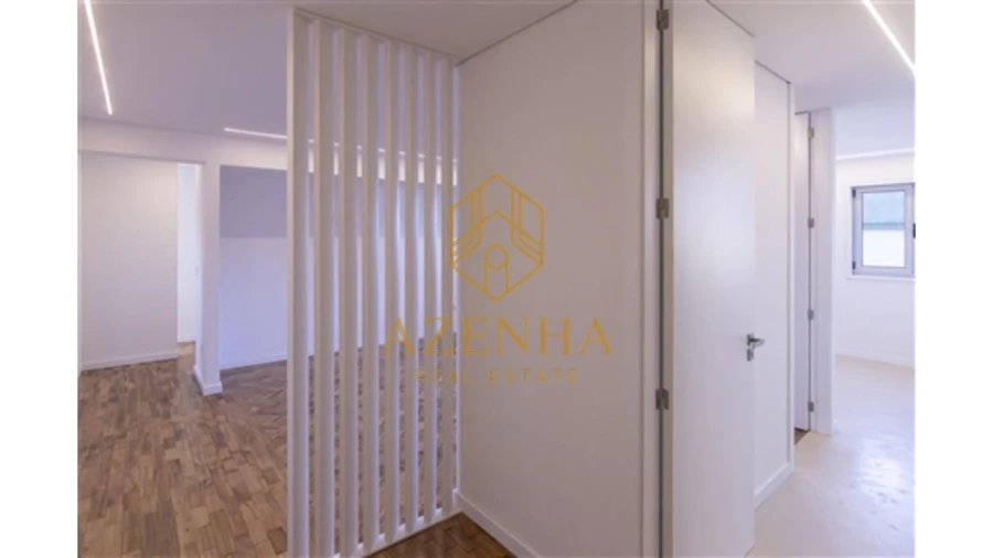 Apartamento T4 para Venda em Cedofeita, Santo Ildefonso, Sé, Miragaia, São Nicolau e Vitória Foto 17
