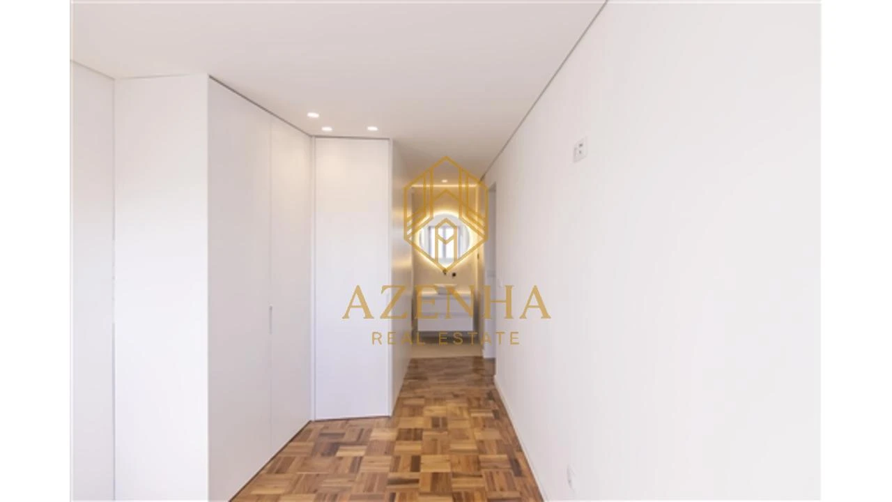 Apartamento T4 para Venda em Cedofeita, Santo Ildefonso, Sé, Miragaia, São Nicolau e Vitória Foto 8