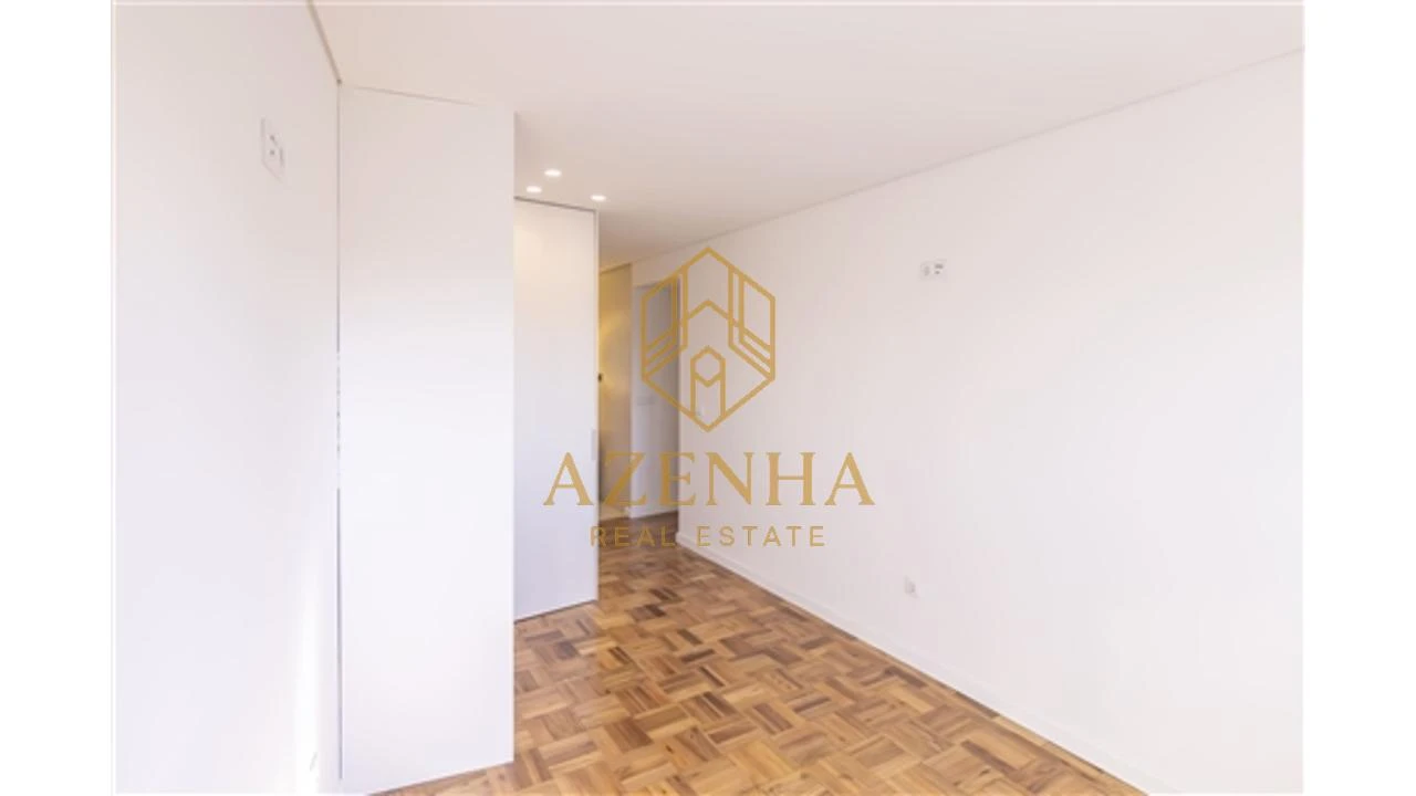 Apartamento T4 para Venda em Cedofeita, Santo Ildefonso, Sé, Miragaia, São Nicolau e Vitória Foto 9