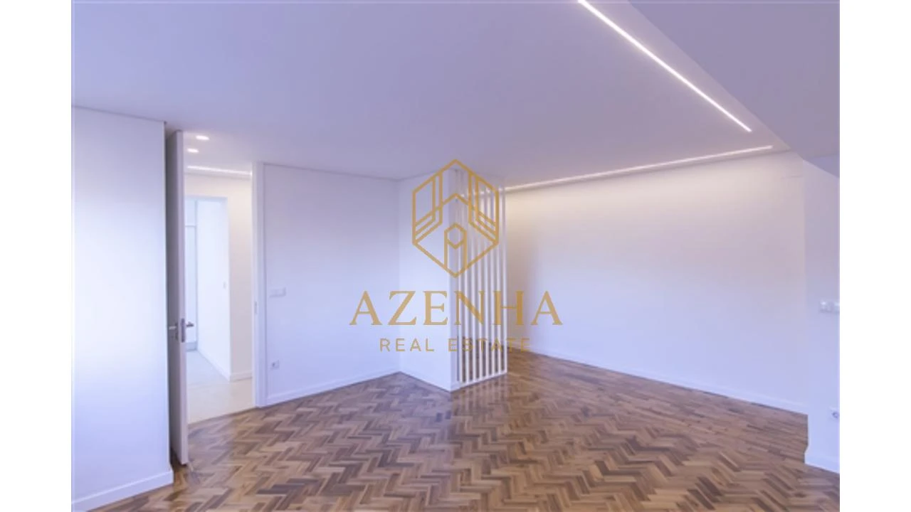 Apartamento T4 para Venda em Cedofeita, Santo Ildefonso, Sé, Miragaia, São Nicolau e Vitória Foto 14